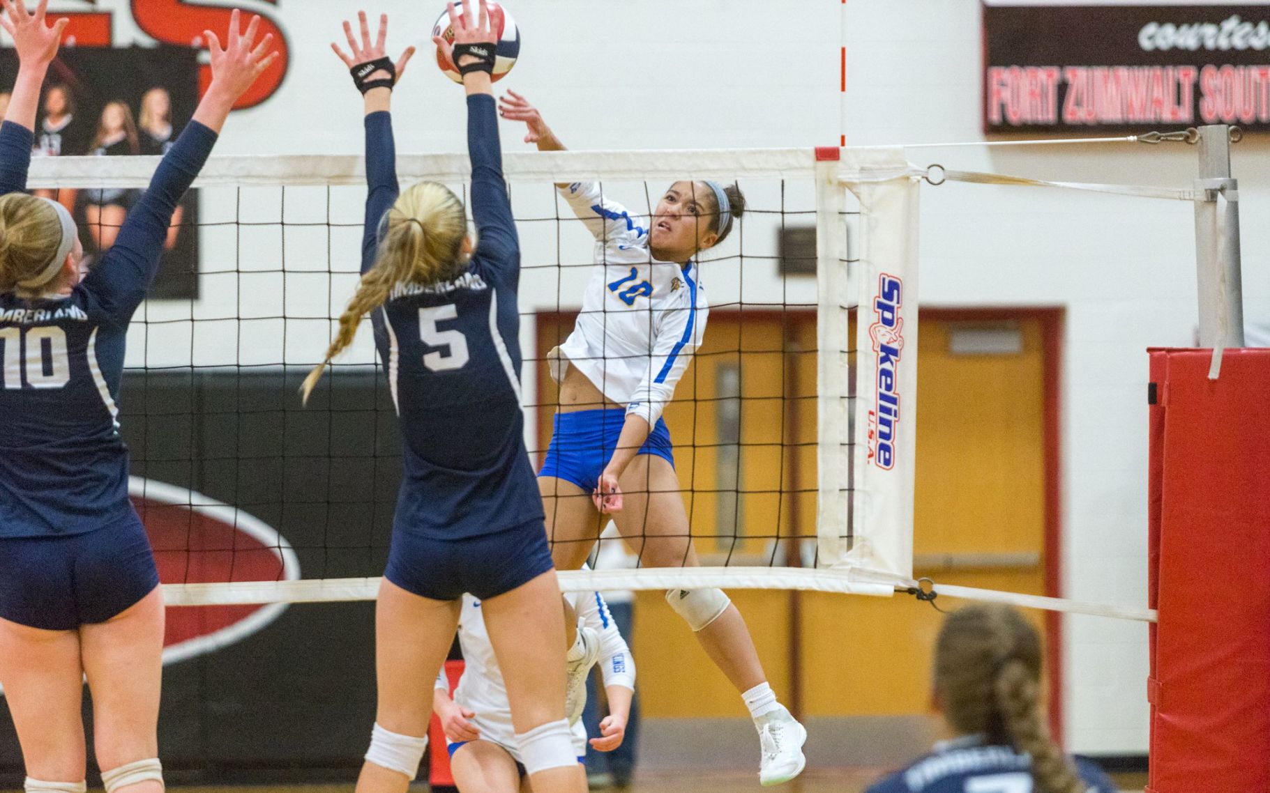 Class 4 District 7 girls volleyball championship